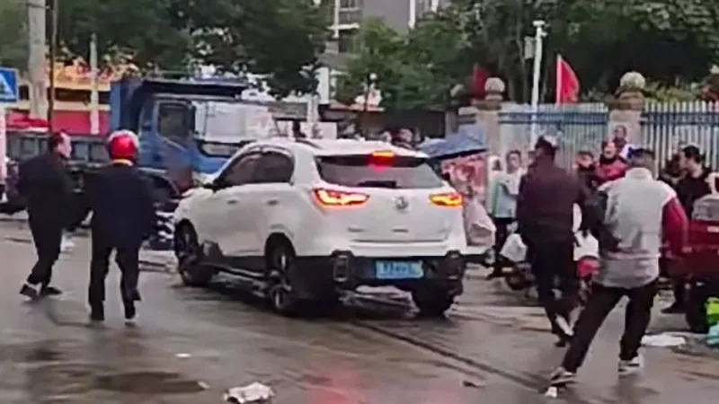 İlkokul önündeki olayda çok sayıda kişi yaralandı