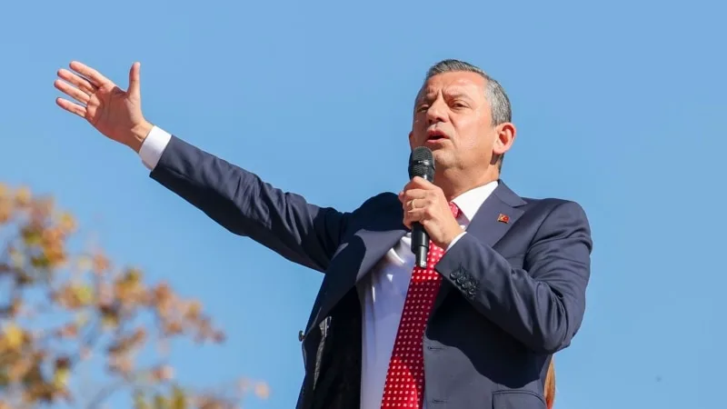 CHP lideri Özel, terörle mücadelede görev almış kişileri hedef göstermekle suçlanıyor