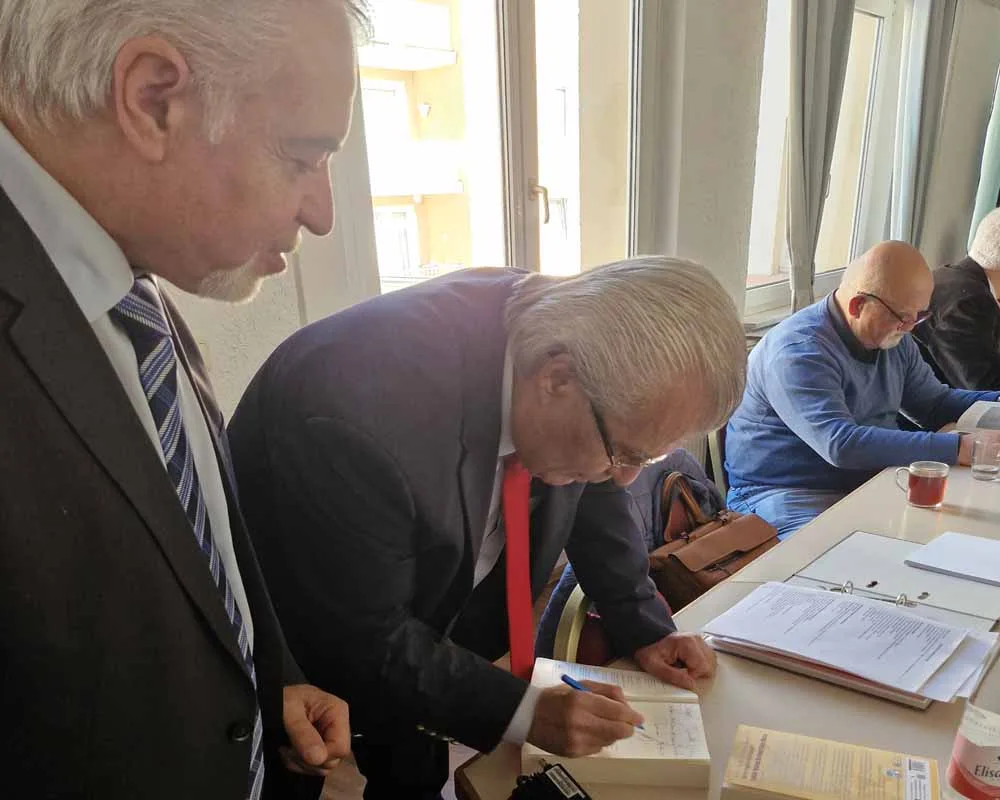 Gazeteci Yazar Recai Aksu, Frankfurt’ta kitabını tanıttı