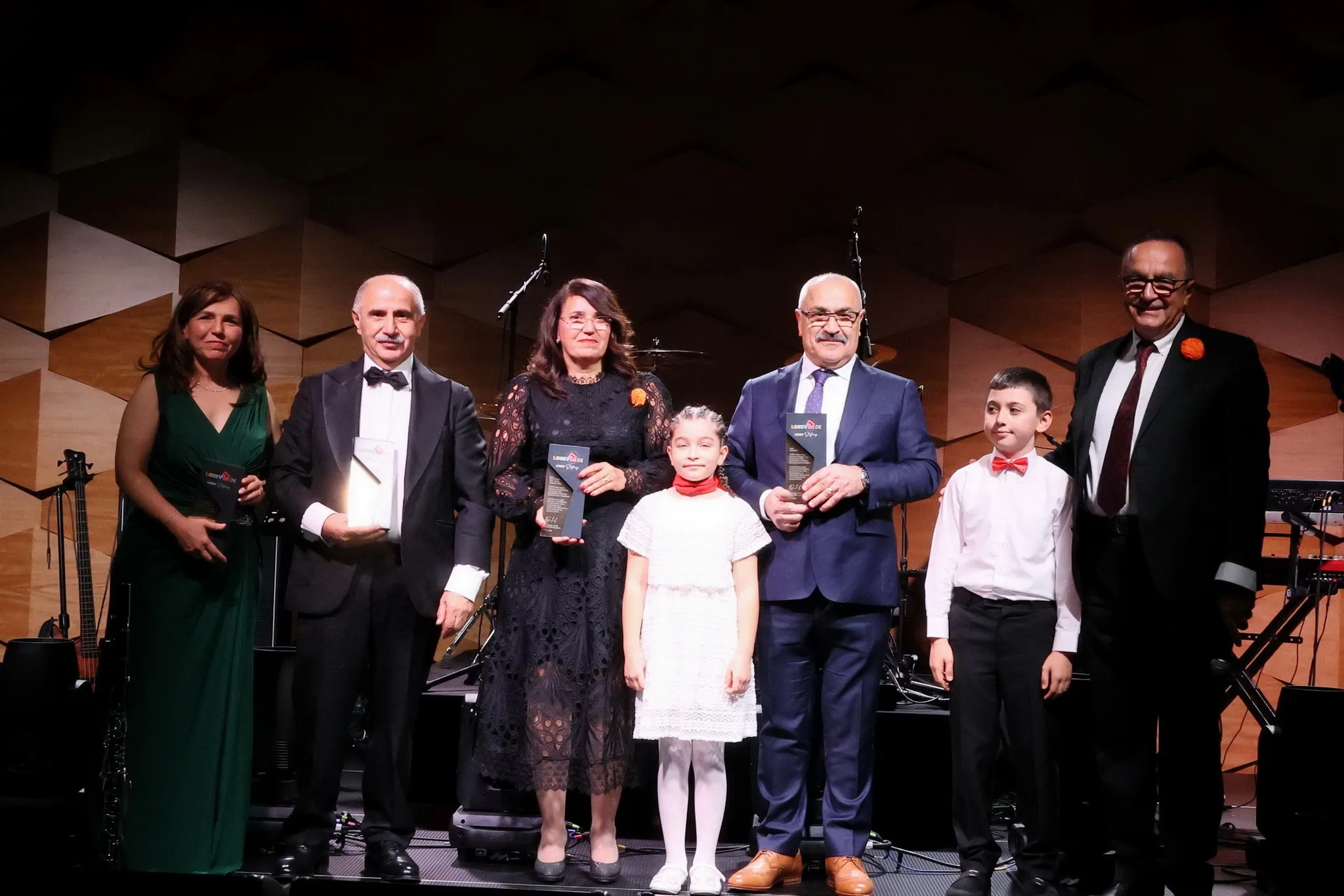 Büyükelçi Ahmet Başar Şen’den LÖSEV’e Tam Destek