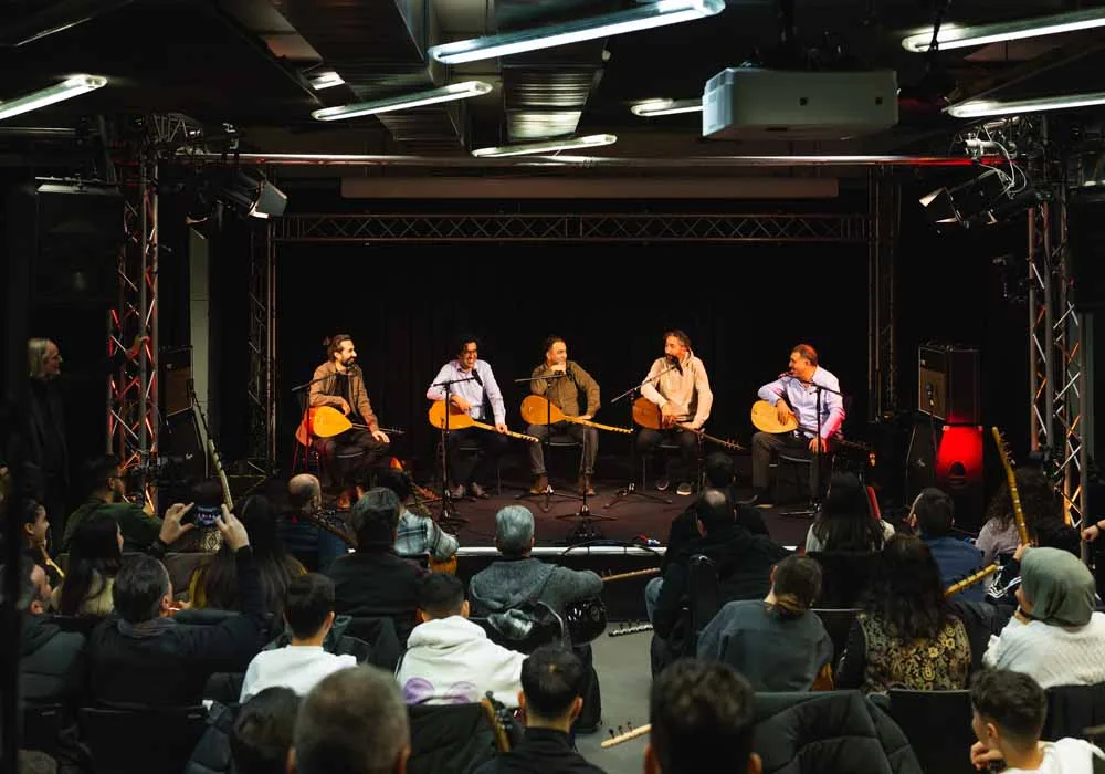Mannheim’da Bağlama Eğitimi ve Küresel Türk Müziği