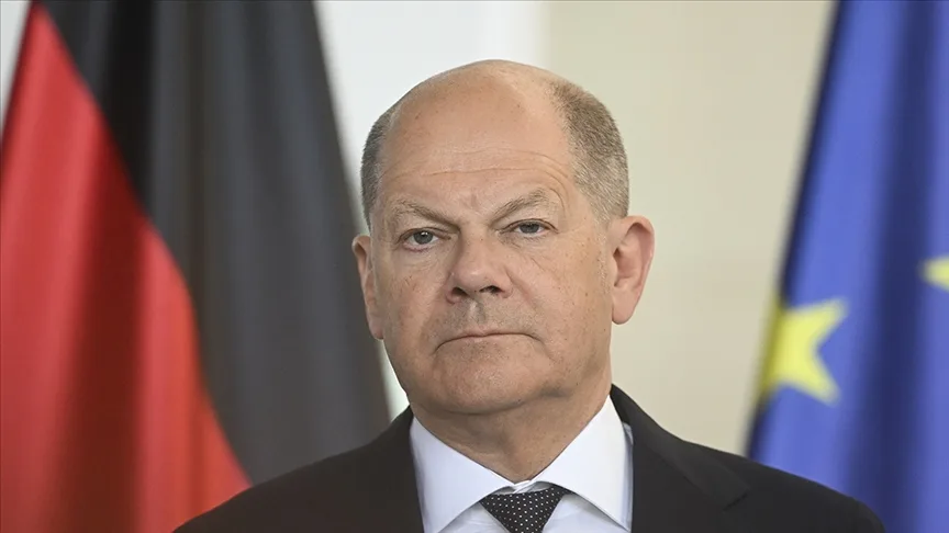 Scholz: Hükümeti bir arada tutmak için mücadele ediyorum