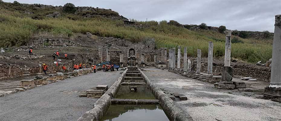 Perge’deki Antik Kestros çeşmesinden 1800 yıl sonra su akmaya başladı