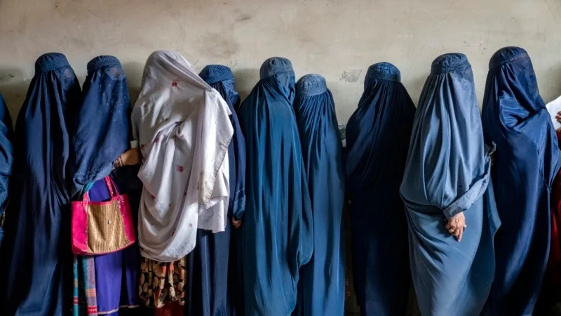 Taliban’ın Afgan kadınların tıp eğitimi almasını yasaklamasına küresel arenada tepkiyle karşılandı