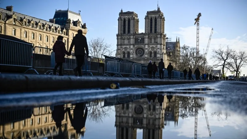 Trump ve Zelenski Paris’te görüşecek mi?