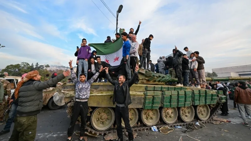 Suriye’de isyancılar Şam’a girdi; Esat’ın ülkeyi terkettiği bildiriliyor