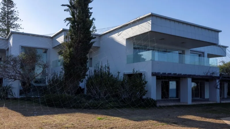 Suriyeliler Esat ailesinin dev yazlık sarayını ilk kez gördü