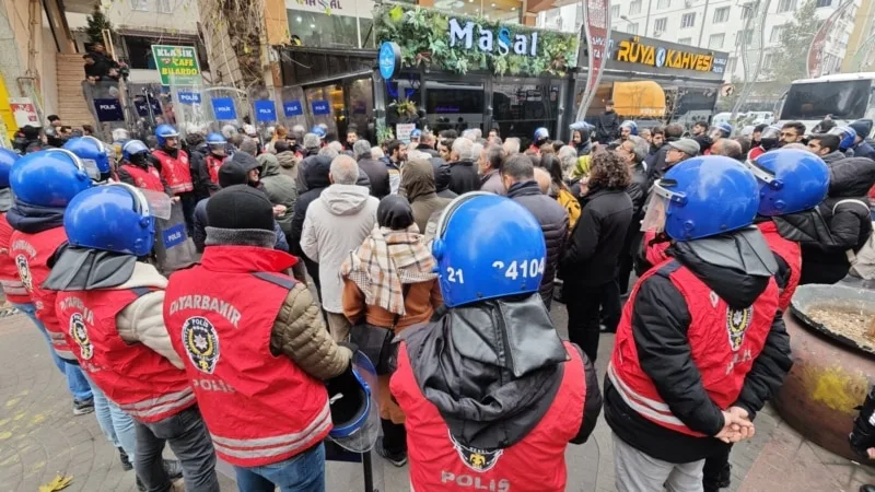 Suriye’de iki gazetecinin öldürülmesini protesto etmek isteyenlere Diyarbakır polisi izin vermedi