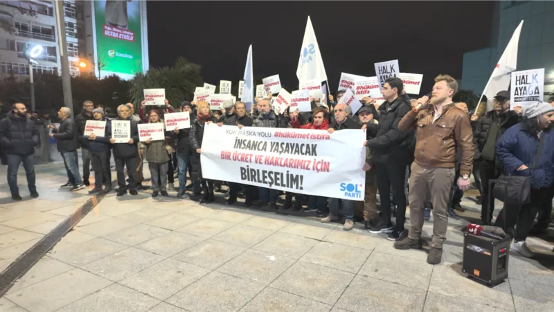 “İnsanlar açlığa, yoksulluğa mahkum ediliyor”