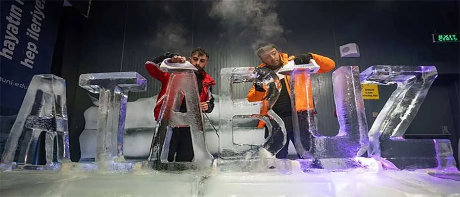 “2025 Turizm Başkenti” seçilen Erzurum’un tarihi yapıları buza işlendi