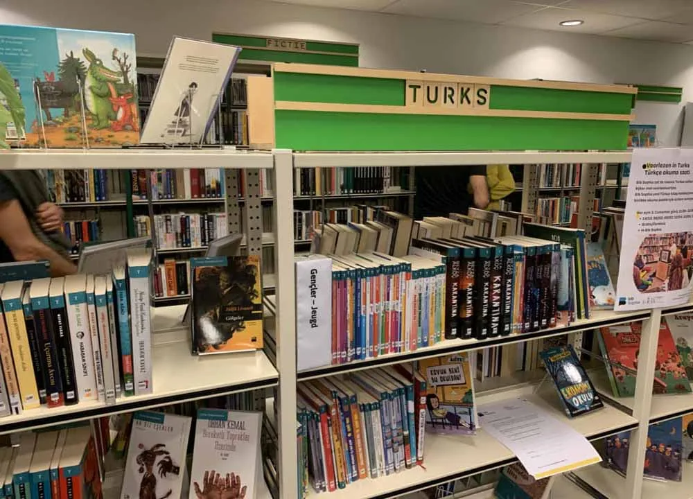 Brüksel`de Türkçe Kitap Koleksiyonu Coşkuyla Açıldı