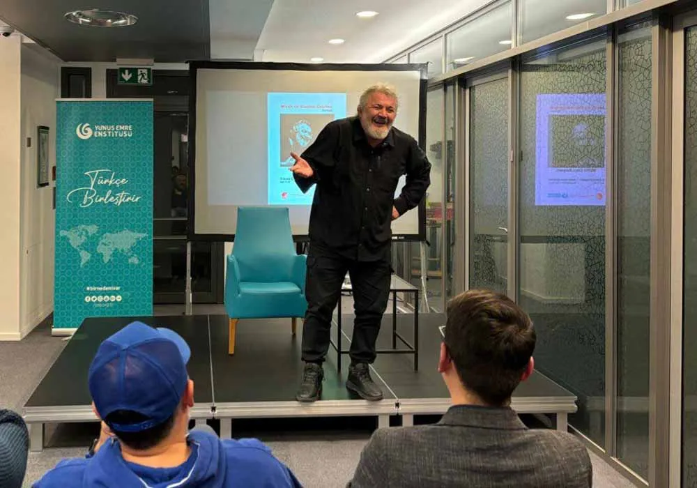 Berlin’de Müfit Saçıntı ile Mizah ve Sinema Dolu Bir Gece
