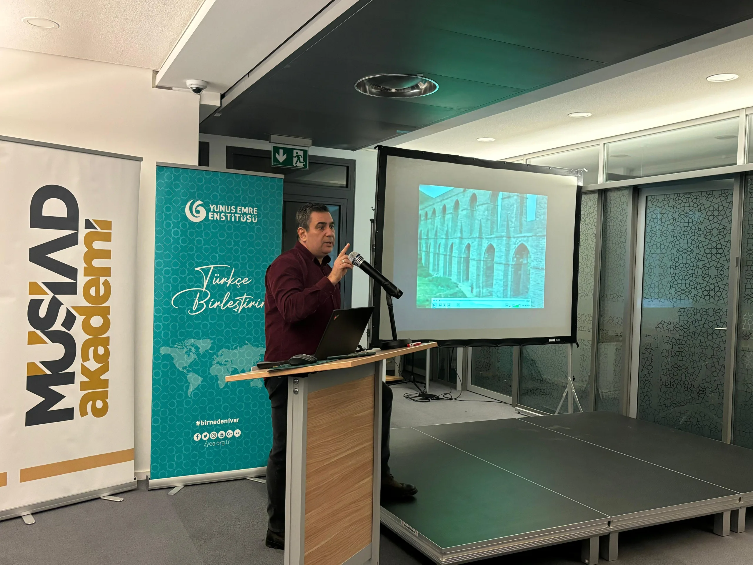 Berlin’de “Mimar Sinan ve Süleymaniye” Üzerine İlham Veren Konferans