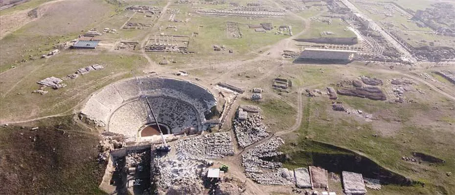 Laodikya’daki antik tiyatroların biri halk diğeri iş insanları için kullanılmış
