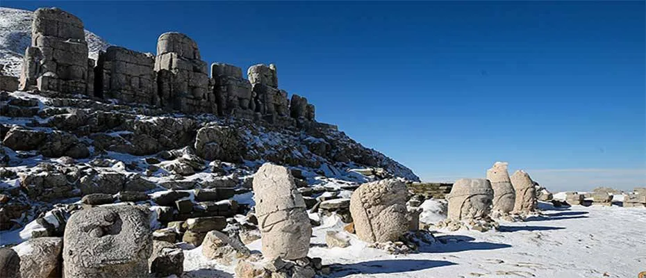 Nemrut Dağı yaklaşık 165 bin turisti ağırladı