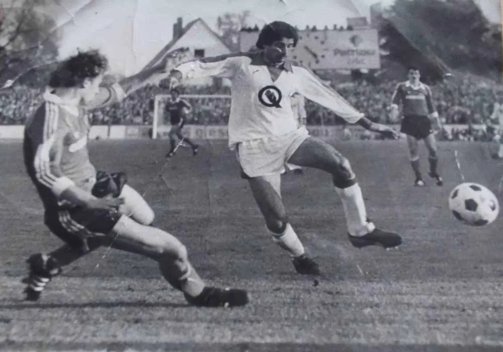 O, Almanya’da ilk Türk profesyonel Futbolculardan biri idi