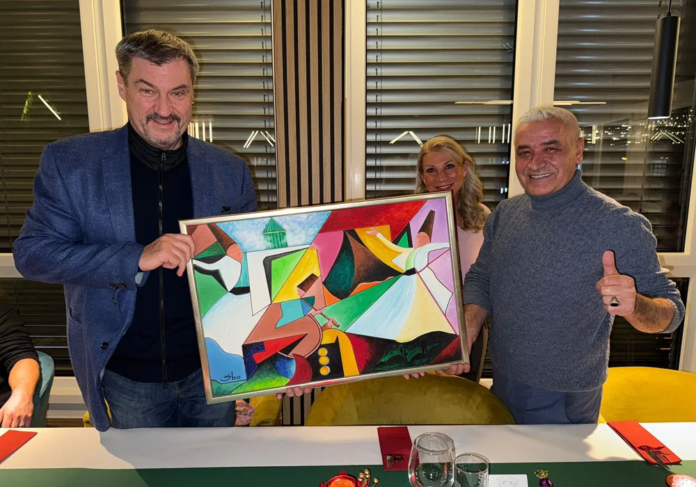 Söder’e Mevlâna yağlıboya resmi hediye edildi