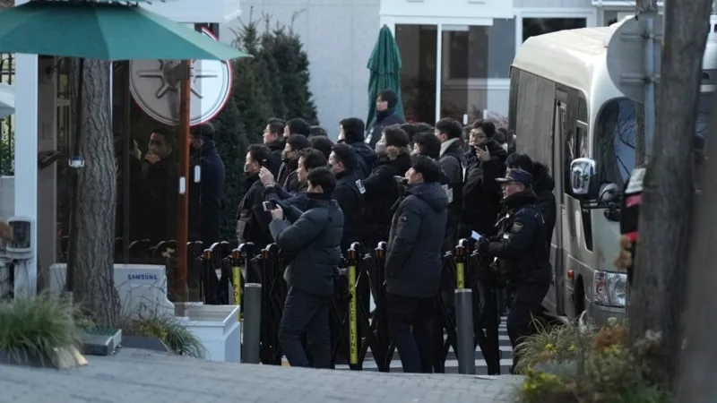 Cumhurbaşkanı Yoon’u gözaltına almaya giden yetkililer direnişle karşılaşınca elleri boş döndü