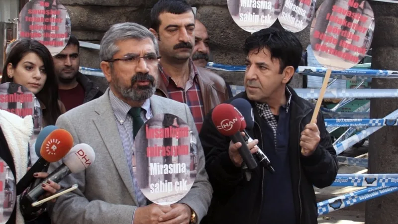 İstinaf mahkemesi Tahir Elçi davasındaki sanık polislerin beraatine yapılan itirazı reddetti