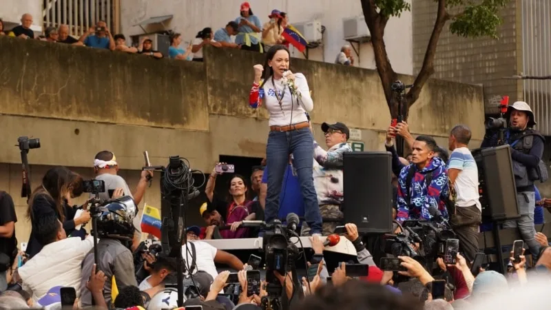 Venezuela’da başkanlık yemini öncesi tansiyon arttı