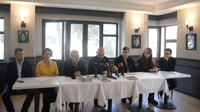 Gazeteciler 10 Ocak Çalışan Gazeteciler Günü’nü kutlamak yerine hak ve özgürlük arayışında