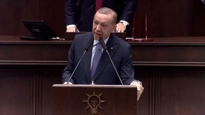 “Herkes Suriye’den elini çeksin. Biz Suriyeli kardeşlerimizle DEAŞ’ın da YPG’nin de kafasını ezeriz”