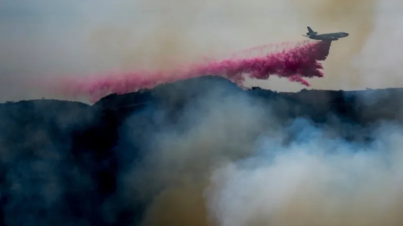 Yangınları yavaşlatmak için kullanılan pembe madde hakkında ne biliyoruz?
