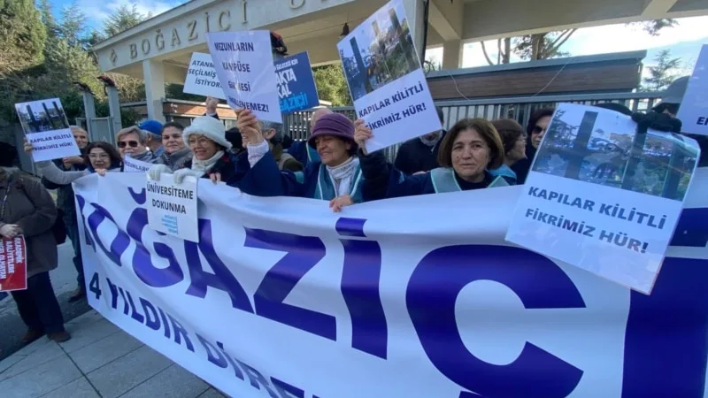 “Yönetimi meşru bulmuyoruz, kabul etmiyoruz, vazgeçmiyoruz”