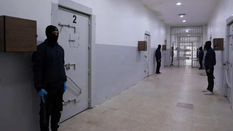 “Suriyeli Kürt güçler, IŞİD hapishanelerinin HTŞ yönetimine teslim edilmesine karşı çıkıyor”