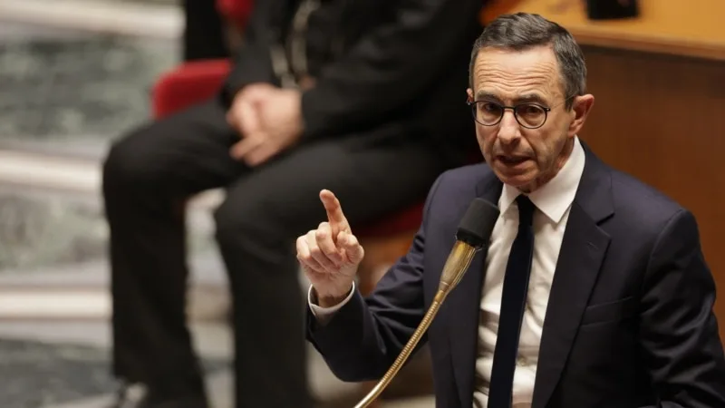 Fransa’da vatandaşlık için başvuru süresi 5 yıldan 7 yıla çıkarılıyor