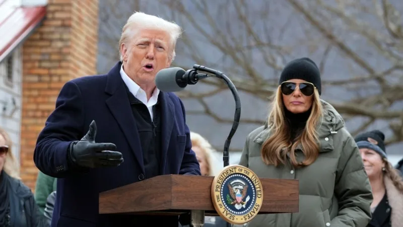 Başkan Trump ilk ziyaretini afet bölgelerine yaptı, FEMA’yı eleştirdi