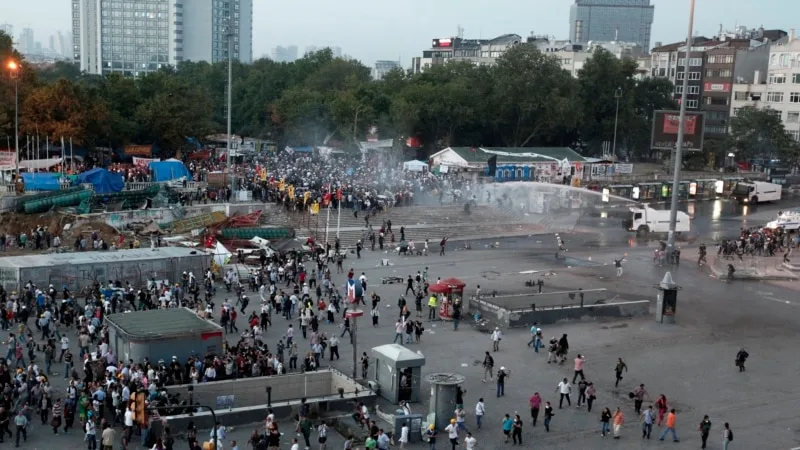 Ayşe Barım Gezi Olayları’na yardımcı olmak suçlamasıyla tutuklandı