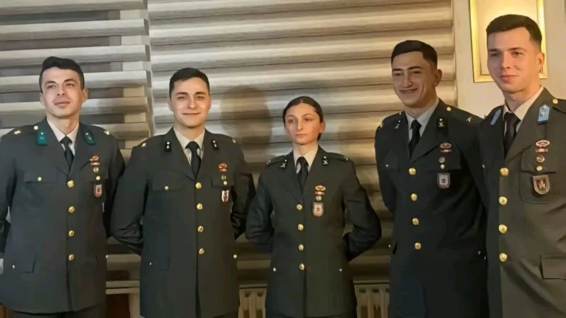 Beş teğmen ve üç disiplin amirine ihraç kararı verildi