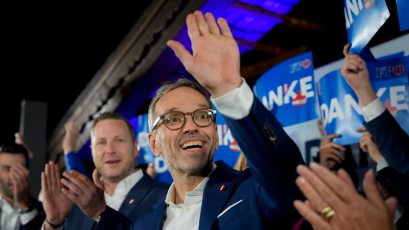 Avusturya‘da göçmen karşıtı FPÖ’ye hükümet kurma görevi verildi