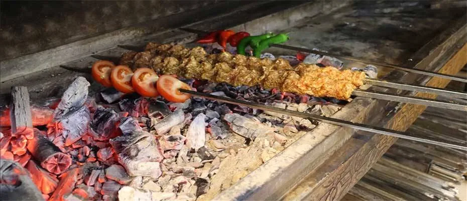 Gaziantep’in unutulmaya yüz tutmuş tescilli lezzeti: Simit kebabı