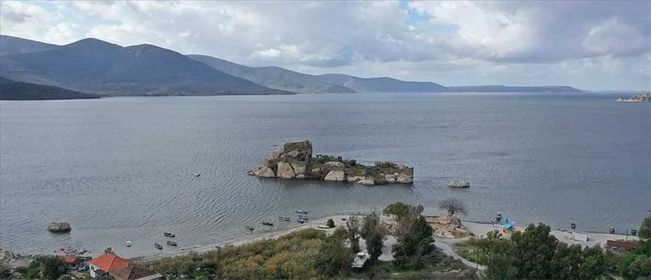 Herakleia Antik Kenti’ndeki kazılarda çıkarılan bazı eserlerde pati izlerine rastlandı