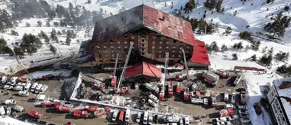Otel yangınında hayatını kaybedenlerin sayısı 79’a, gözaltı sayısı 11’e yükseldi