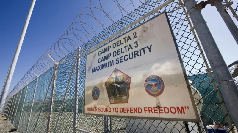 “Göçmenleri Guantanamo Körfezi’ne götürecek ilk askeri uçak yola çıkmaya hazır”