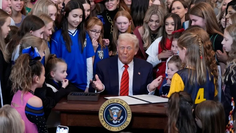Başkan Trump, trans sporcuların kadınların yarıştığı müsabakalara katılmasını yasakladı
