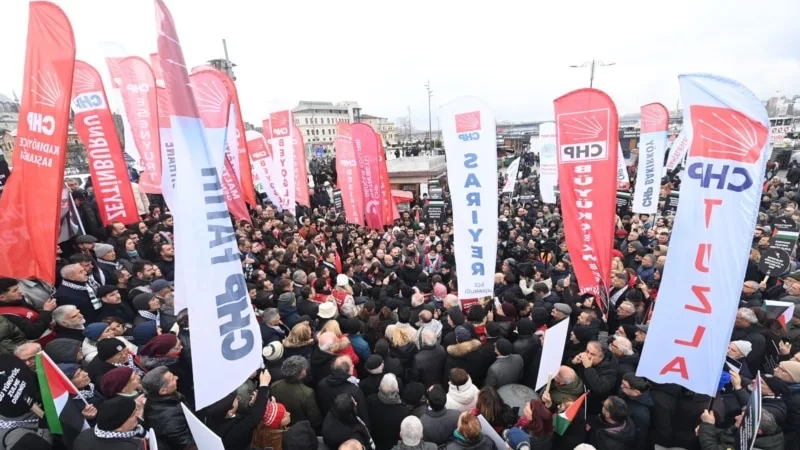 İki ilçe belediye başkan yardımcısı dahil 10 kişi gözaltında