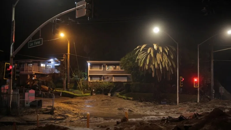California’da şiddetli yağış toprak kaymalarına neden oldu