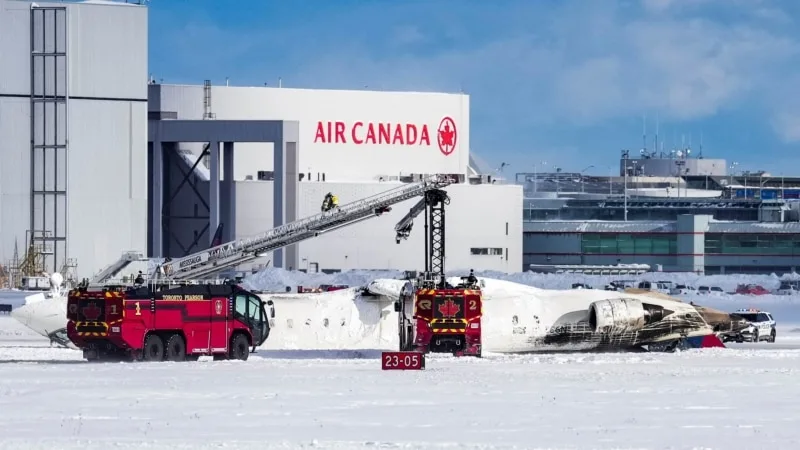 Delta Havayolları’na ait uçak Toronto’da iniş sırasında ters döndü: 8 yaralı 