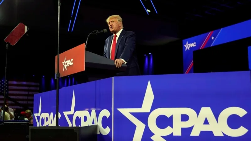 Trump ve Vance konuşmacılar arasında