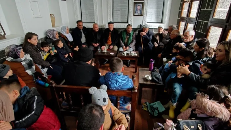 Dünya Anadil Günü’nde Diyarbakır’da “Kürtçe’ye duyarlılık” çalışmaları yapıldı