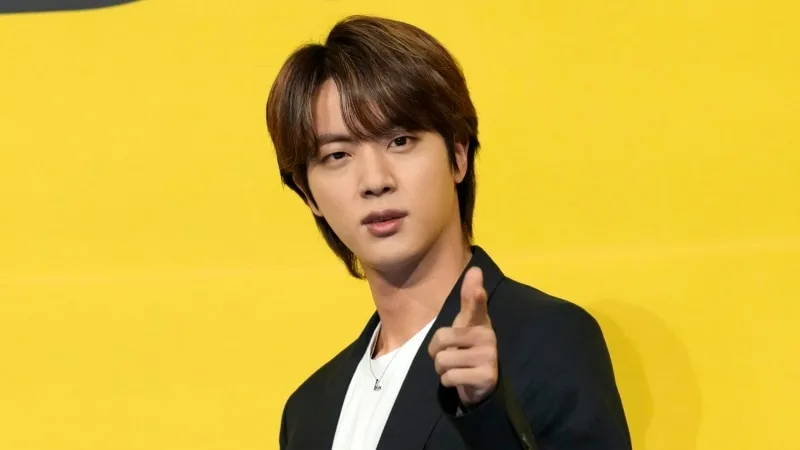 BTS’nin üyesini öpen Japon kadın ifadeye çağrıldı