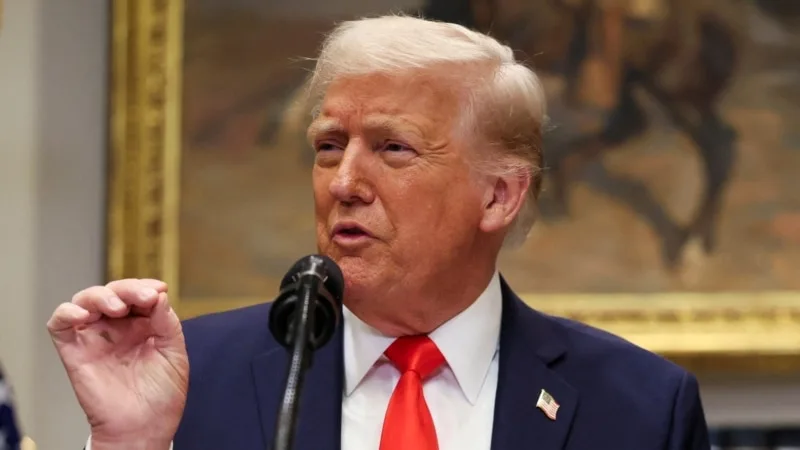 Trump Meksika ve Kanada ile ticaret anlaşması kapsamındaki ürünlere gümrük vergisini erteledi