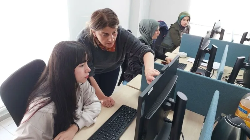 Depremzede kadınlar, yaşanmış hikayeleri “04.17 Belgeseli” ile anlattı