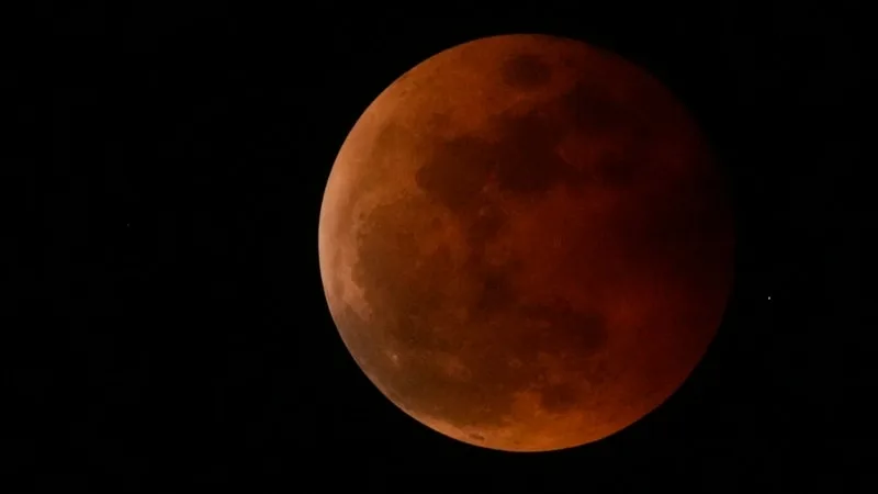 Tam ay tutulması bu gece Batı Yarımküre’den görülebilecek