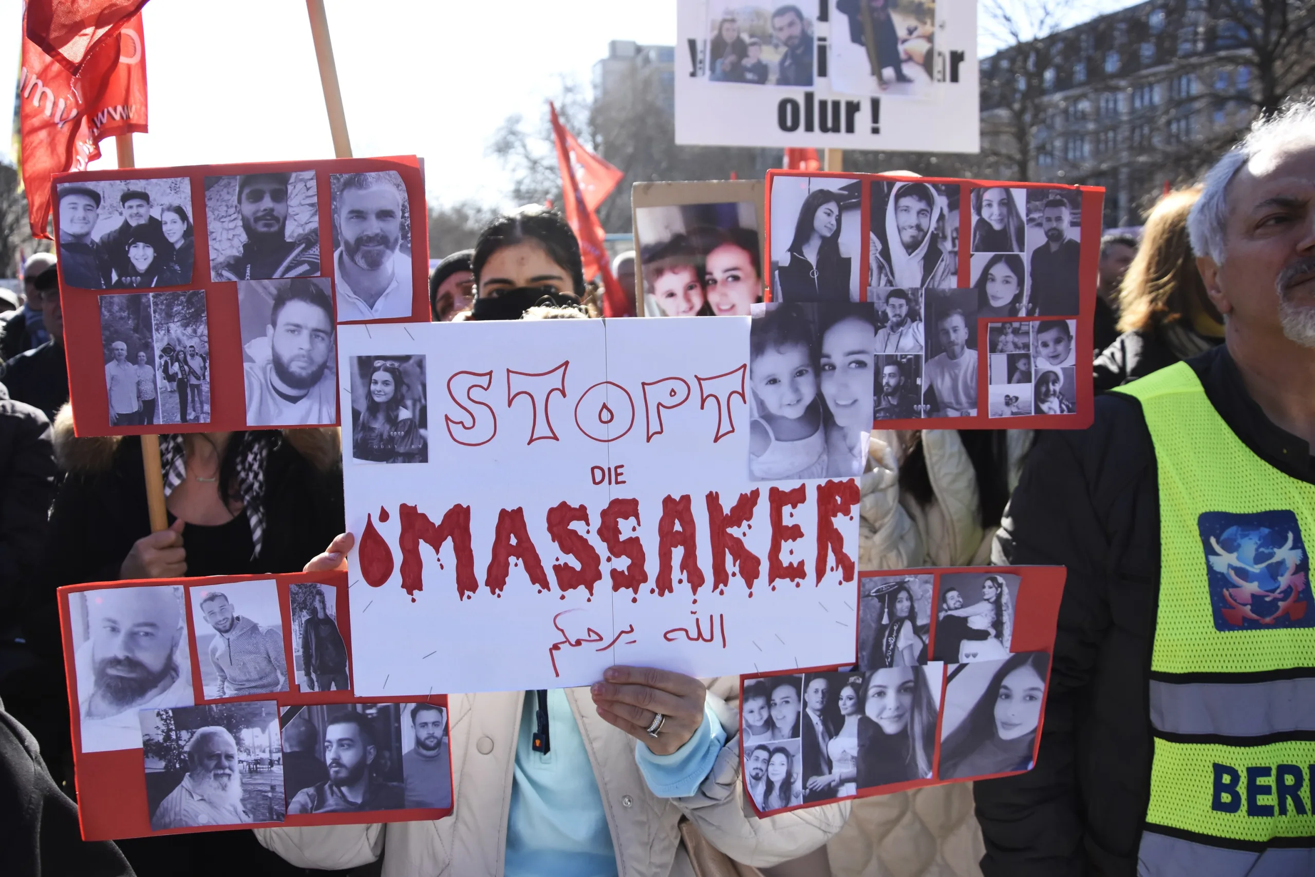 Alevi Katliamlarına Karşı Berlin’de Binler Bir Araya Geldi