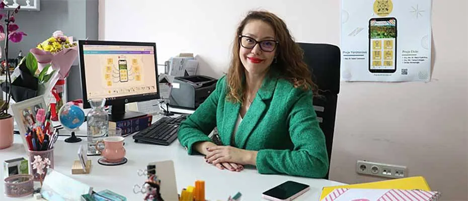Kente gelen turistler için mobil uygulama hazırladı